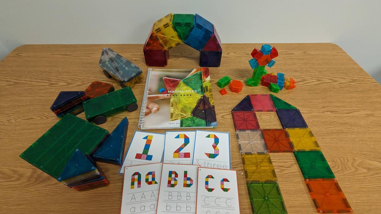 Magna-Tiles STEM Kit contents